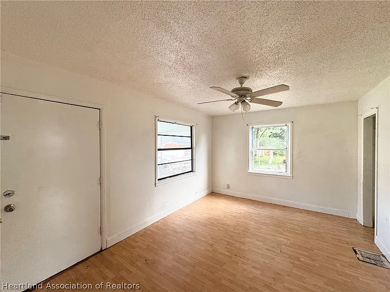 774 Hibiscus St — Photo 3