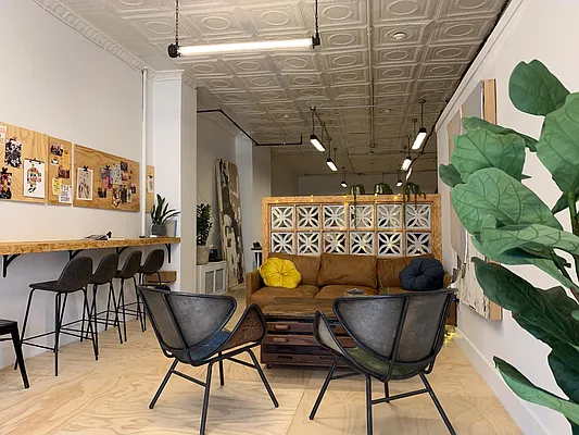 Rented by Venn NY Inc | media 26