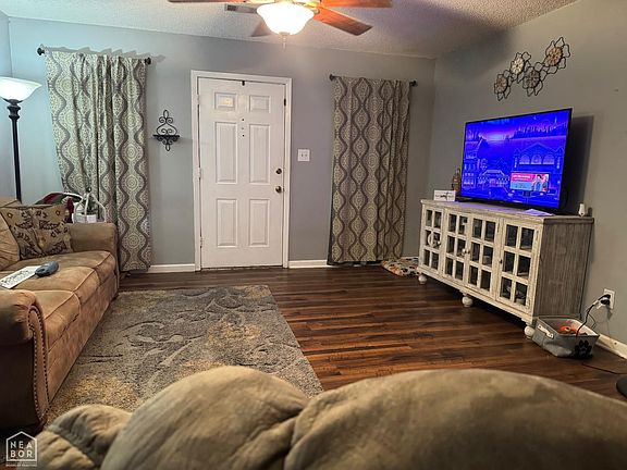 3rd image of 608 Windrew Cir