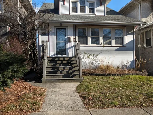 832 S Euclid Ave W, Oak Park, IL 60304