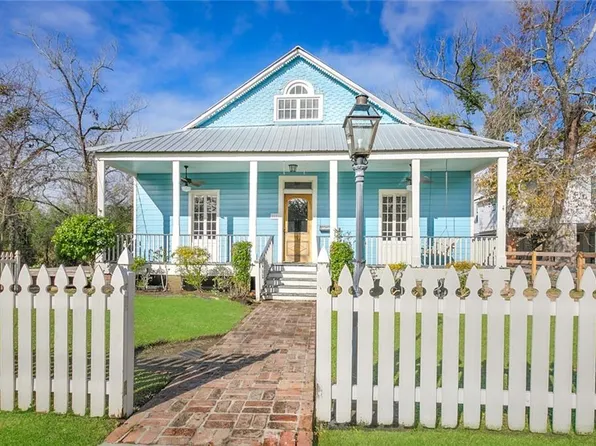 212 Lafitte St, Mandeville, LA 70448