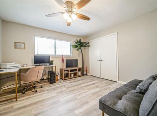 11813 N L St, La Porte, TX 77571