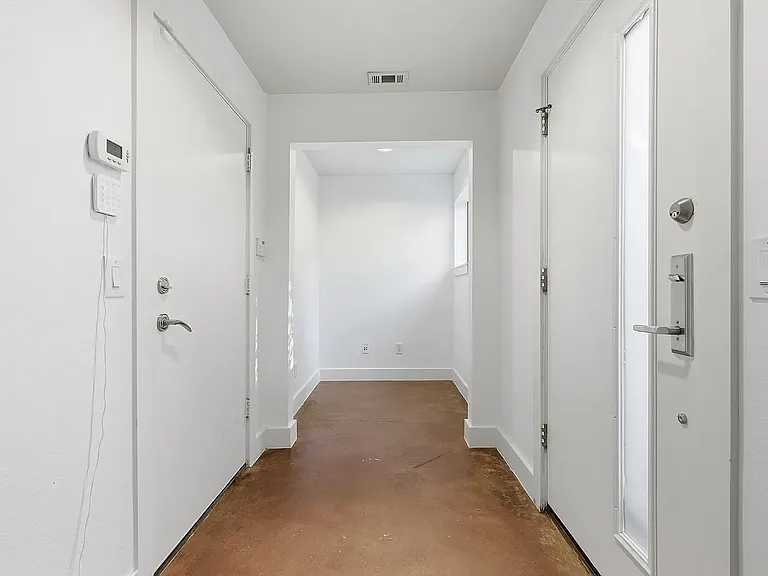 3930 Bowser Ave #10 — Photo 14