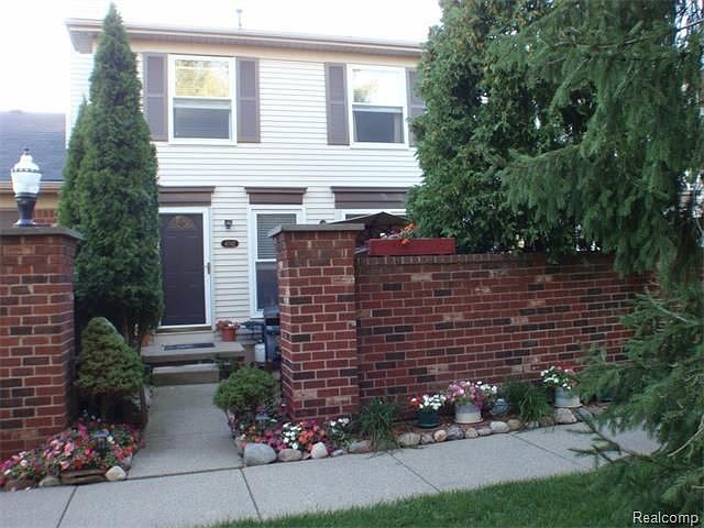 For Sale: 41142 Southwind Dr, Canton Township, MI 48188