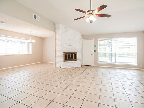 5th image of 10930 Rosewood Ct