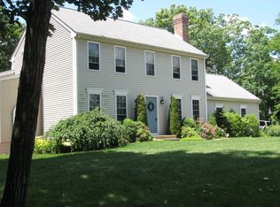 5 Crescent Ln, Douglas, MA 01516
