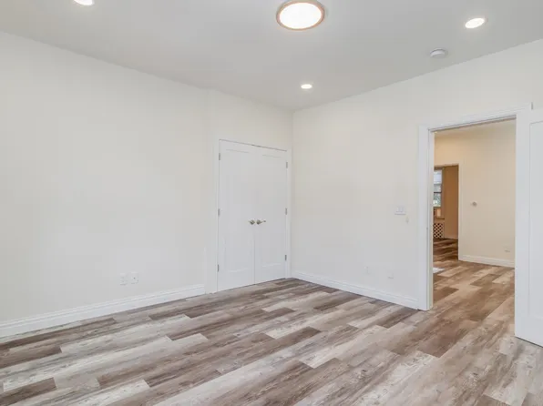 232 Pearsall Avenue image 15 of 20