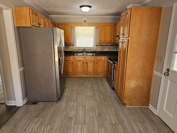 3rd image of 1331 Providence Way