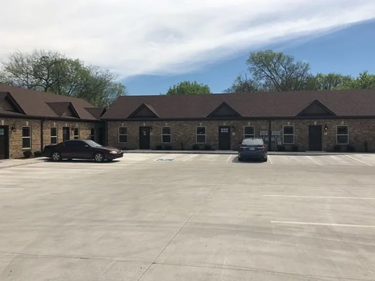 130 E Cedar St — Photo 1