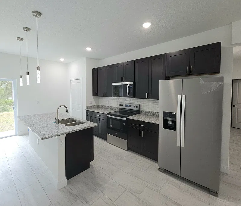4 bed, 2.0 bath, 1580 sqft, $1,845 — Photo 3