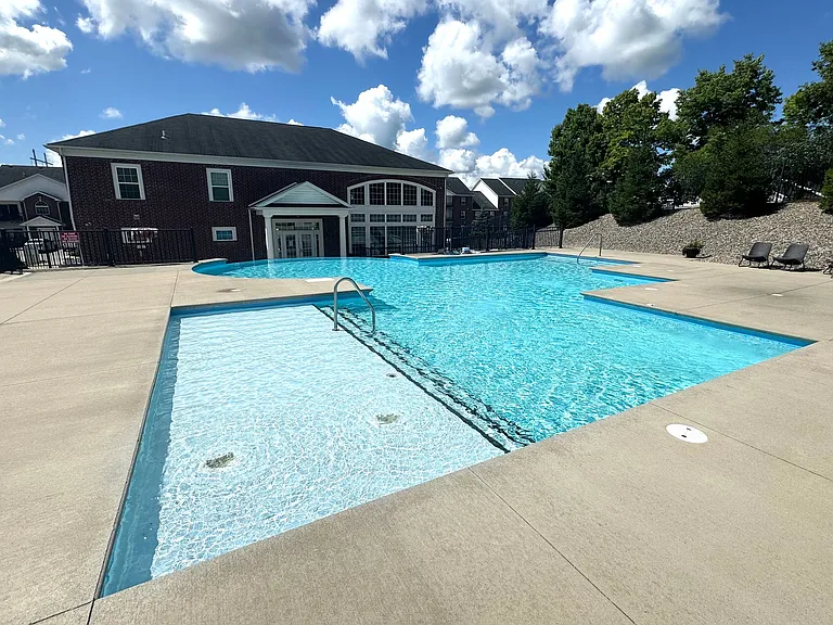 Southern Winds Apartments — Photo 10
