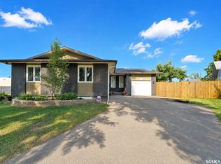 19 Barr Place, Saskatoon, SK S7M 4G1