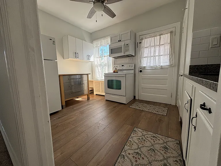 927 Ford St #1 — Photo 1