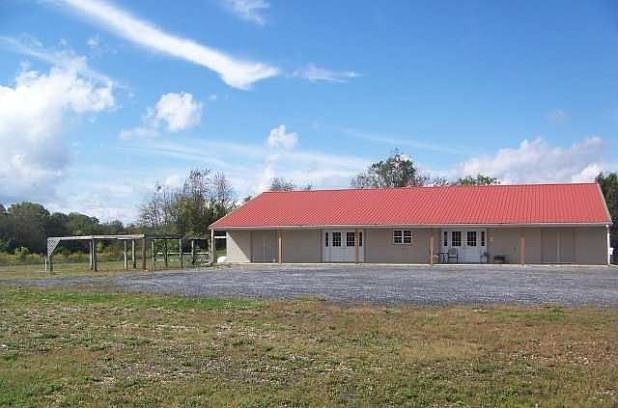 1st image of 1550B Holly Pike