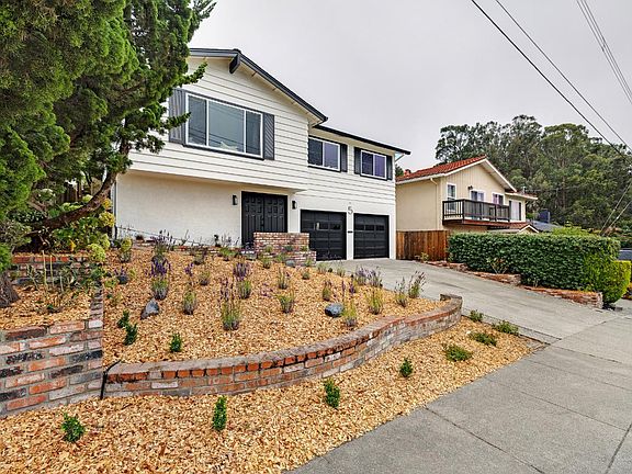 2nd image of 5 Bertocchi Ln
