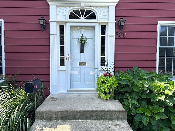 2nd image of 520 E Roosevelt St