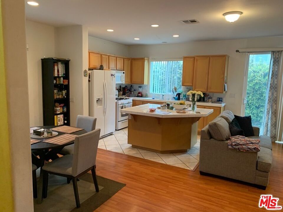 12362 Sonoma Dr, Pacoima, CA 91331 Zillow