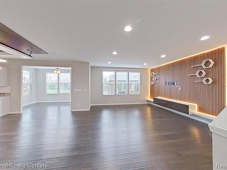 58180 Jonagold Ln — Photo 4