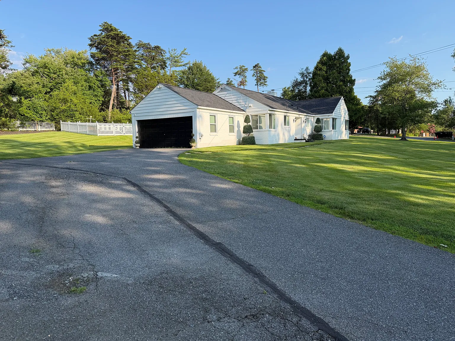 3 bed, 2100 sqft, $5,850 — Photo 1
