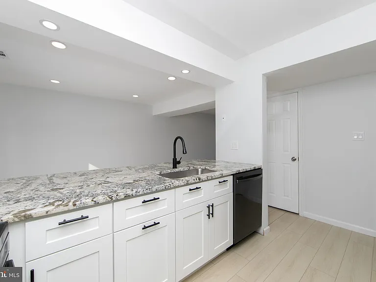 37 James Run — Photo 12