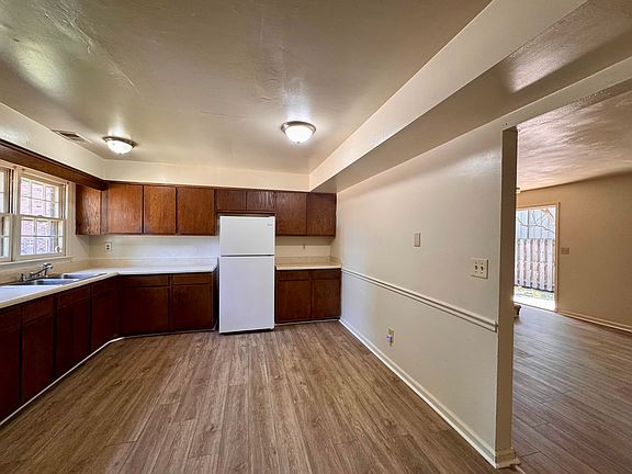 3rd image of 7916 Thompson Rd APT 1