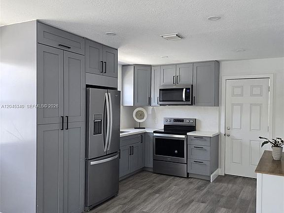 4th image of 719 21st St