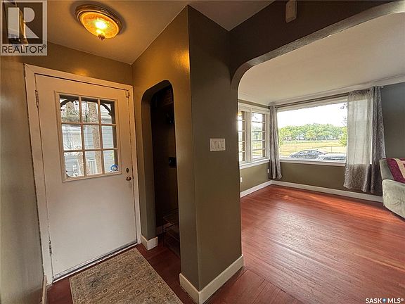 5th image of 2919 Athol St