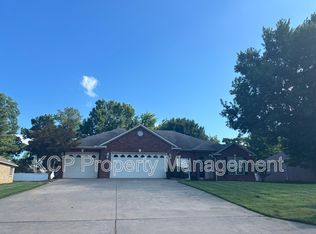 2109 Barrington Dr, Lavaca, AR 72941
