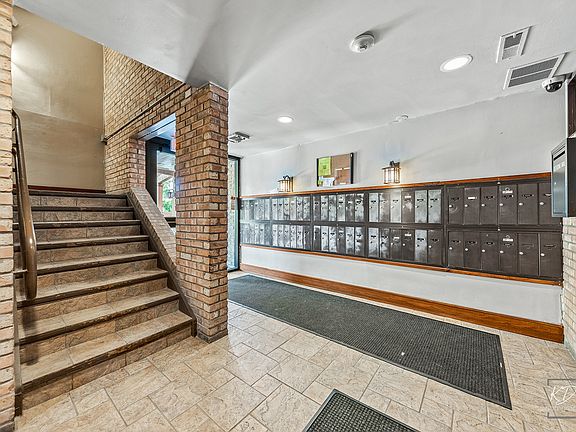 2nd image of 5810 Oakwood Dr Unit 1L