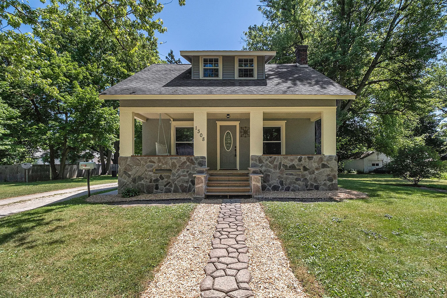 1308 Texel Dr photo 1