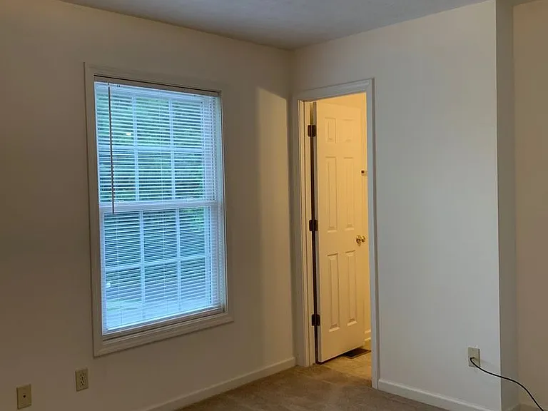 1145 College St NW — Photo 6