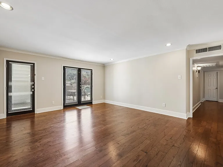 7730 Meadow Rd #106 — Photo 5