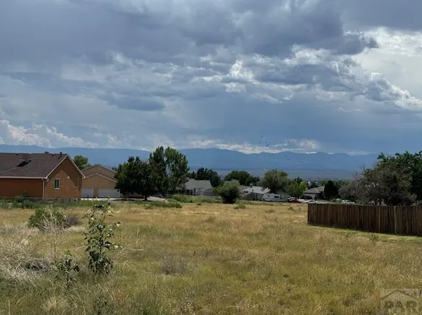 326 W Blue Jay Pl, Pueblo West, CO 81007