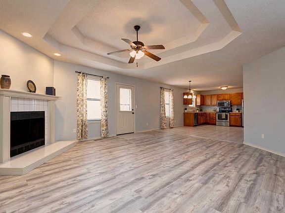 4th image of 501 N Cherry Cir
