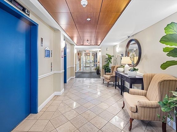 5th image of 10 Seaport Dr APT 2616