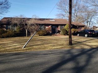 15 Dearborn Ave, Patchogue, NY 11772
