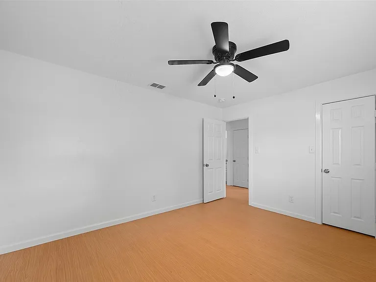 708 Union Ave — Photo 2