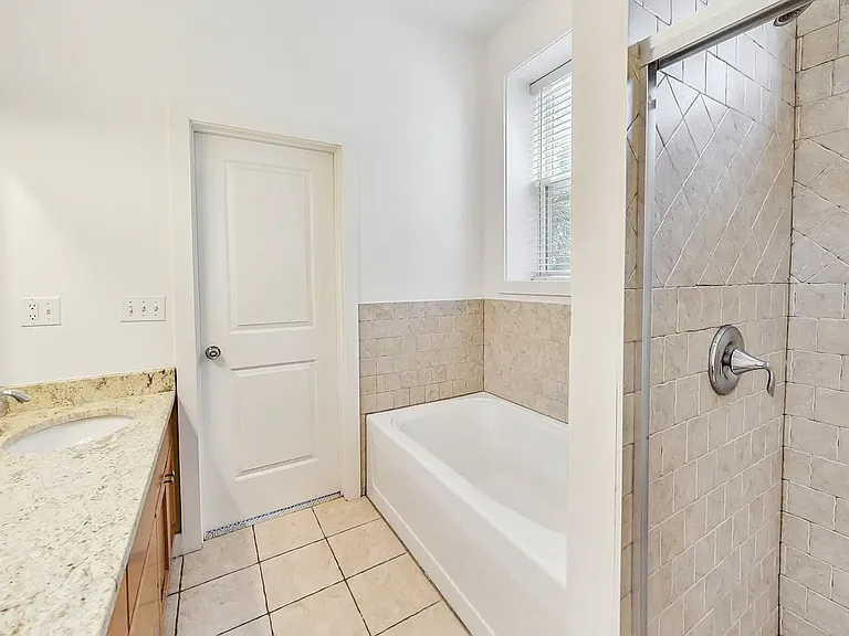 2459 W Augusta Blvd #2 — Photo 12
