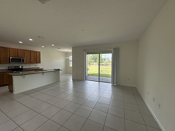 3rd image of 197 Trinity Ridge Cir