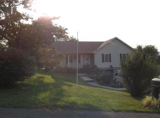 202 Courtney Cir, Cumberland Gap, TN 37724