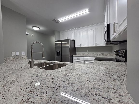 3rd image of 1779 Jordon Ave #4