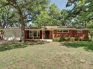 936 Brown Trl, Bedford, TX 76022