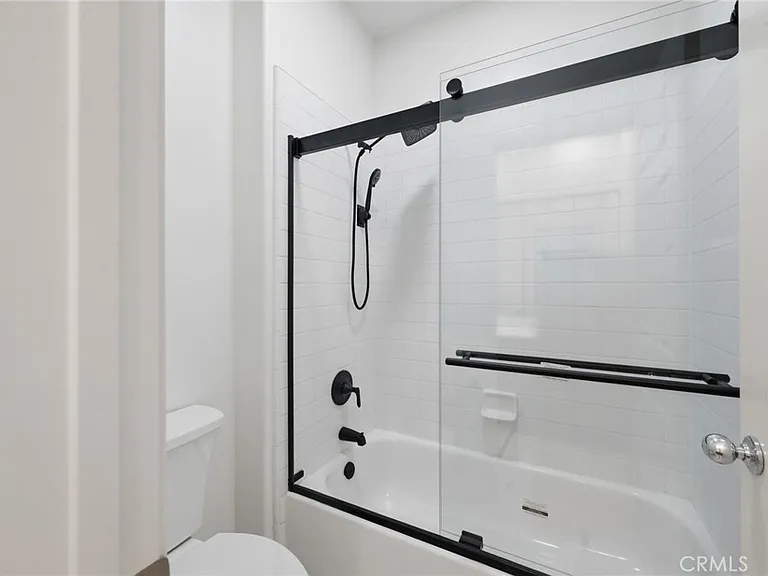 9 Preston — Photo 13