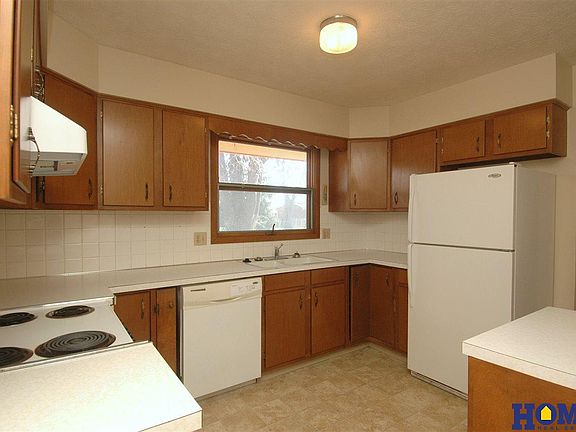 4th image of 1662 Meadow Ln