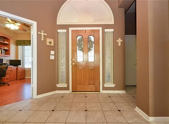 3rd image of 3025 Oak Meadow Dr