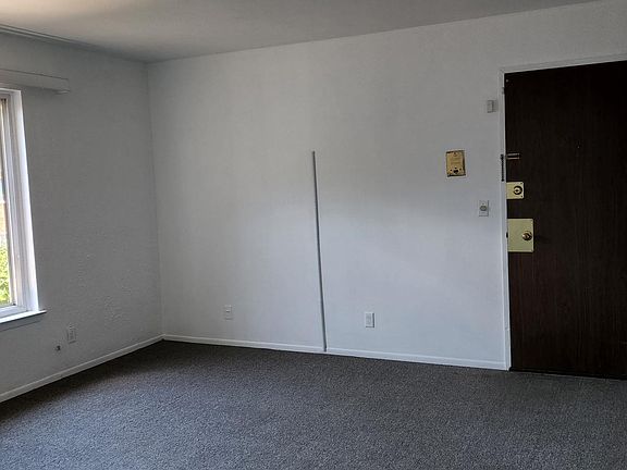 5th image of 25332 Shiawassee Cir APT 205