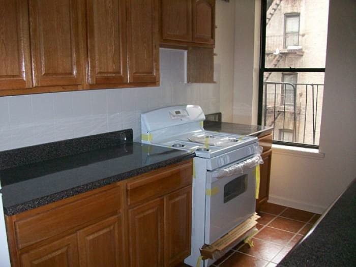 2nd image of 115 Nagle Ave