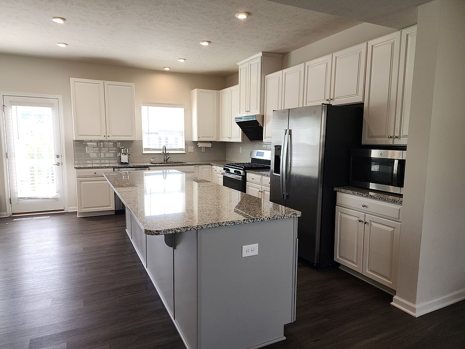 2nd image of 210 Cranesbill Dr