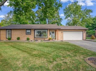 13 Rushmore Dr, Glen Carbon, IL