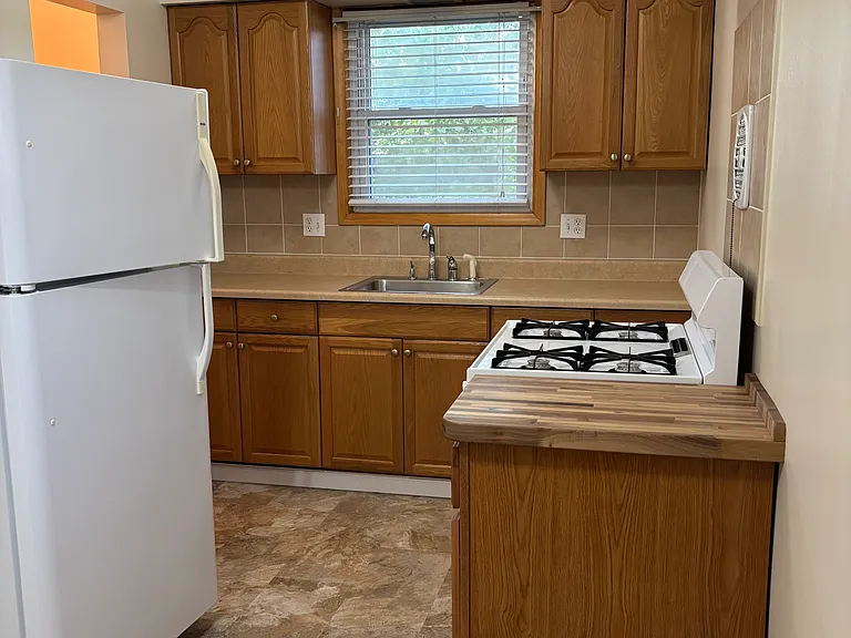 142 Coale Ave #2 — Photo 6